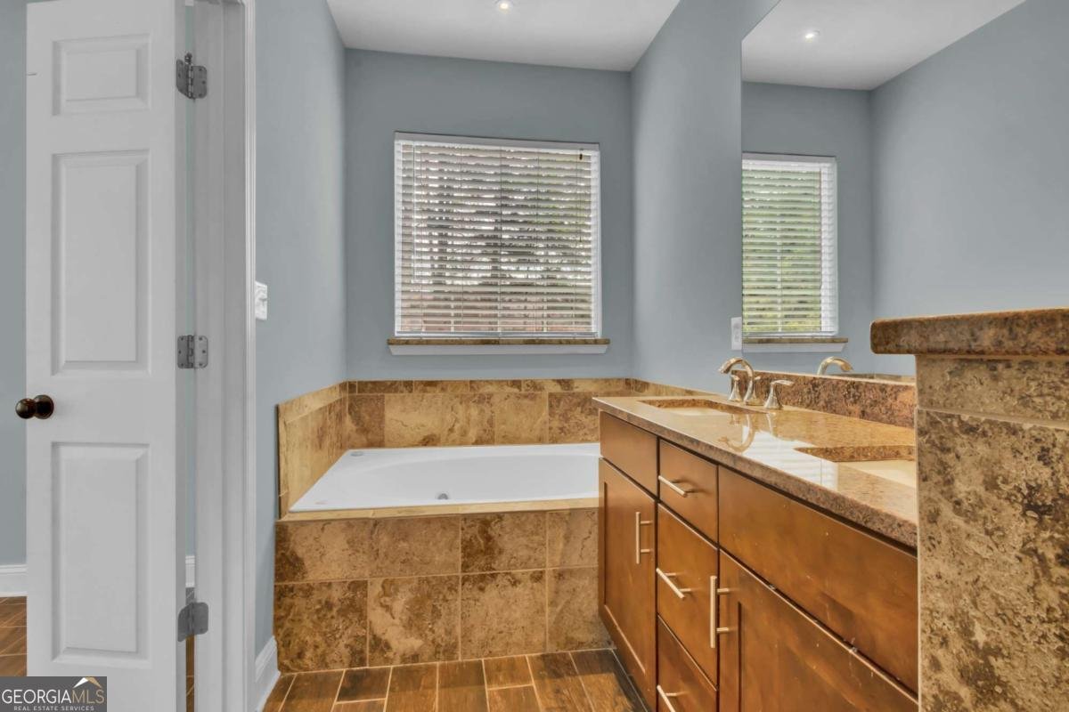 200 Renaissance Parkway Atlanta - 16
