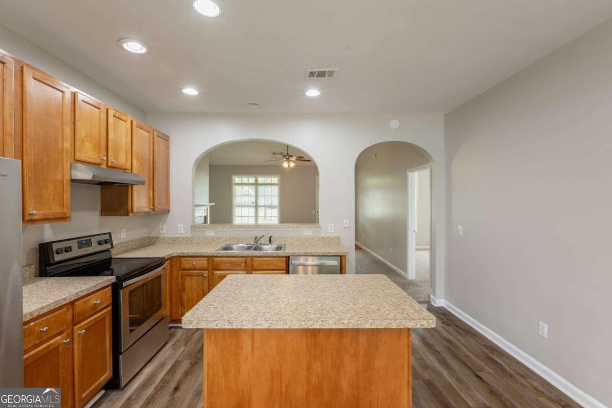 6053 Park Close Fairburn - 2