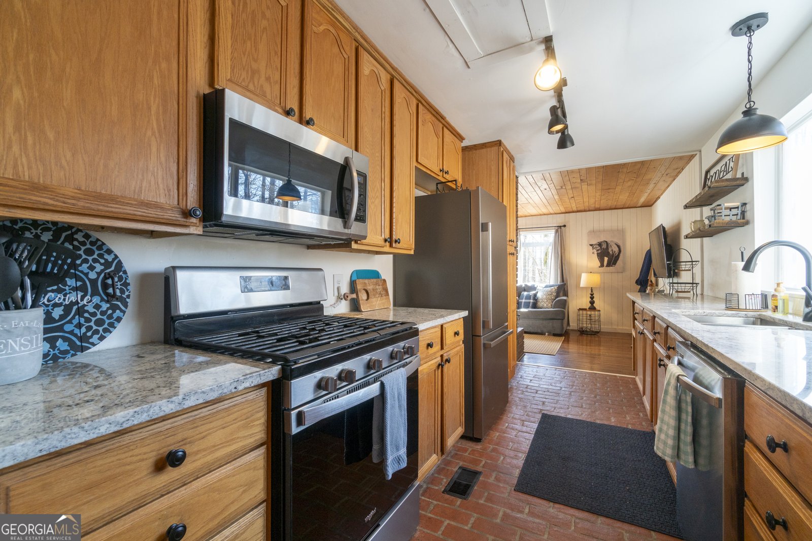 221 White Strasse Helen - 13