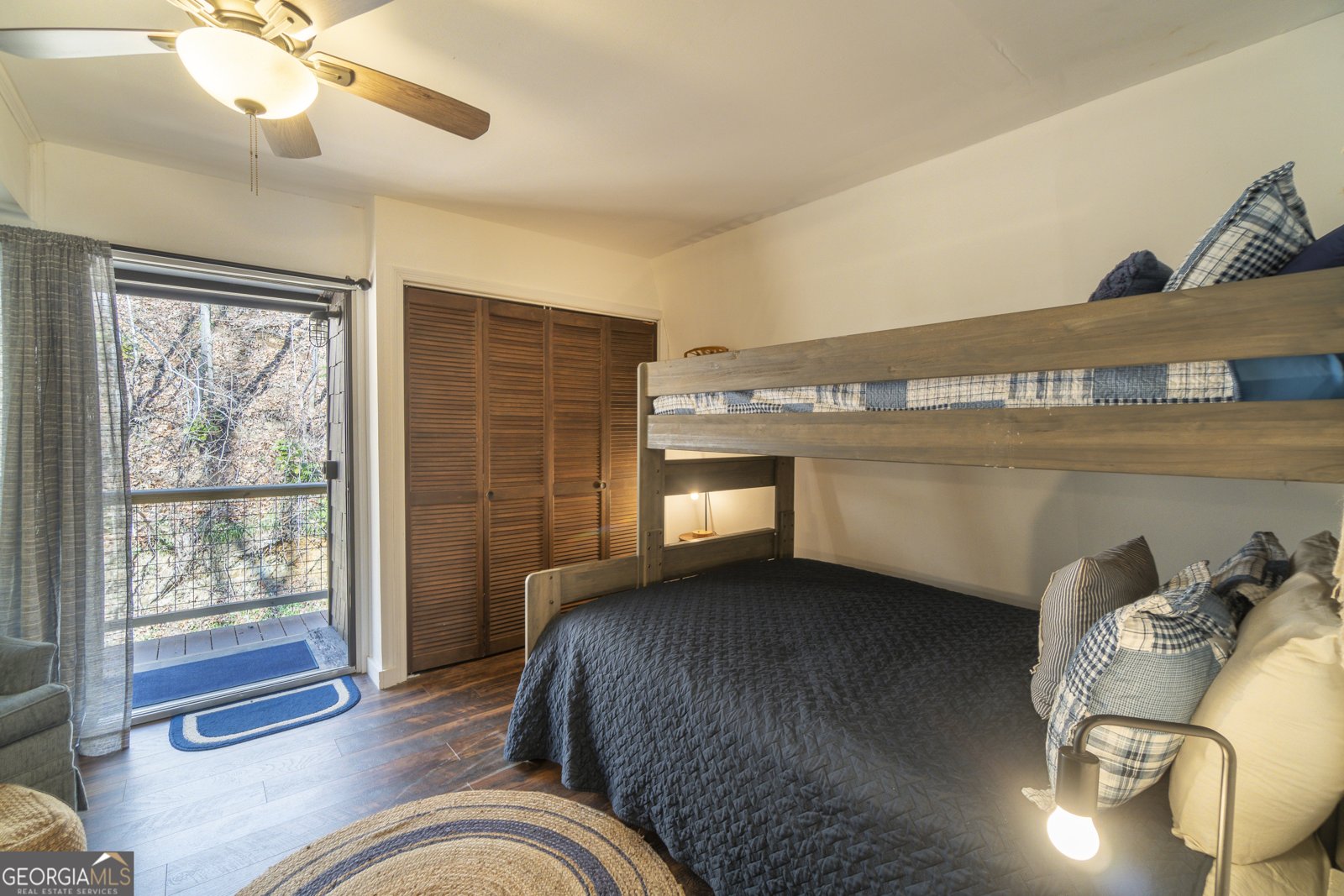 221 White Strasse Helen - 37