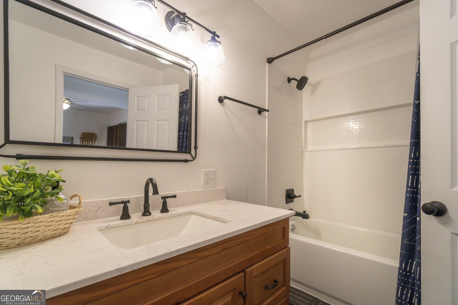 221 White Strasse Helen - 39