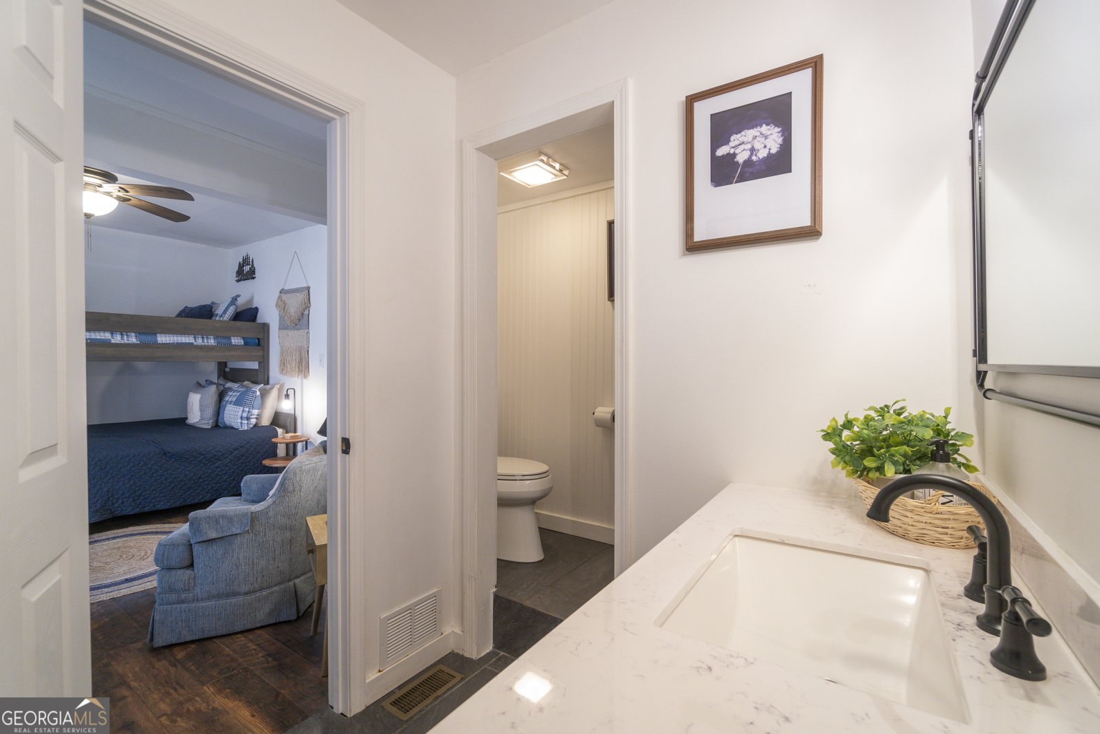 221 White Strasse Helen - 40
