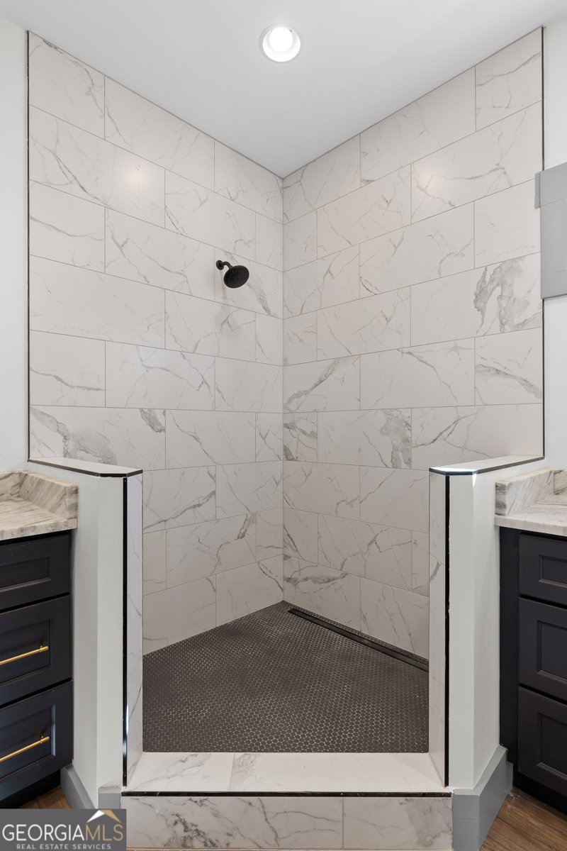 1145 Daniels Road Trenton - 23