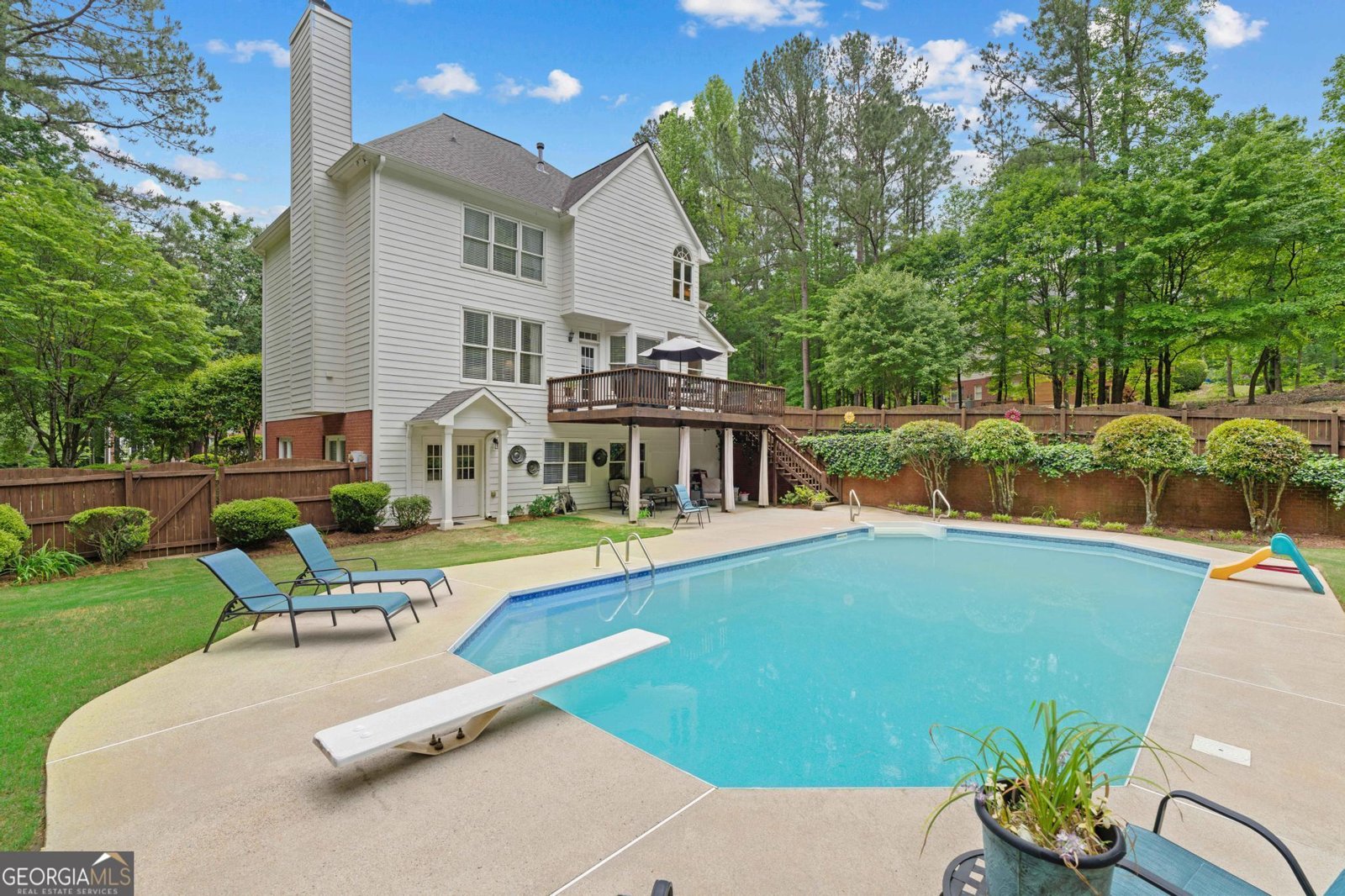 495 Stonehaven Drive Fayetteville - 65