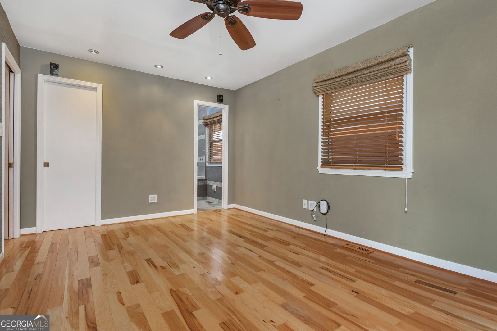 625 Kennesaw Avenue Atlanta - 35