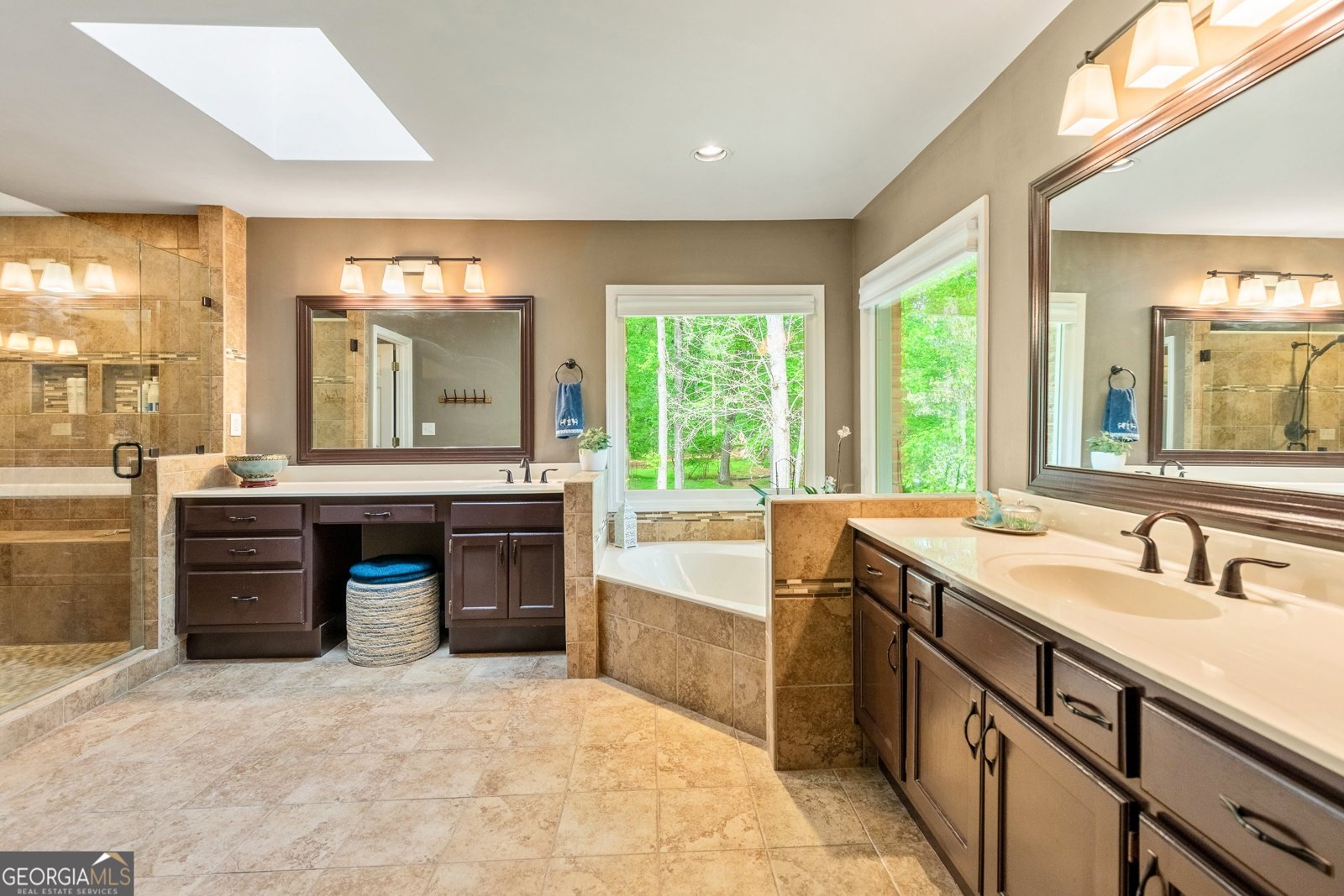 255 Emerald Lake Drive Fayetteville - 32
