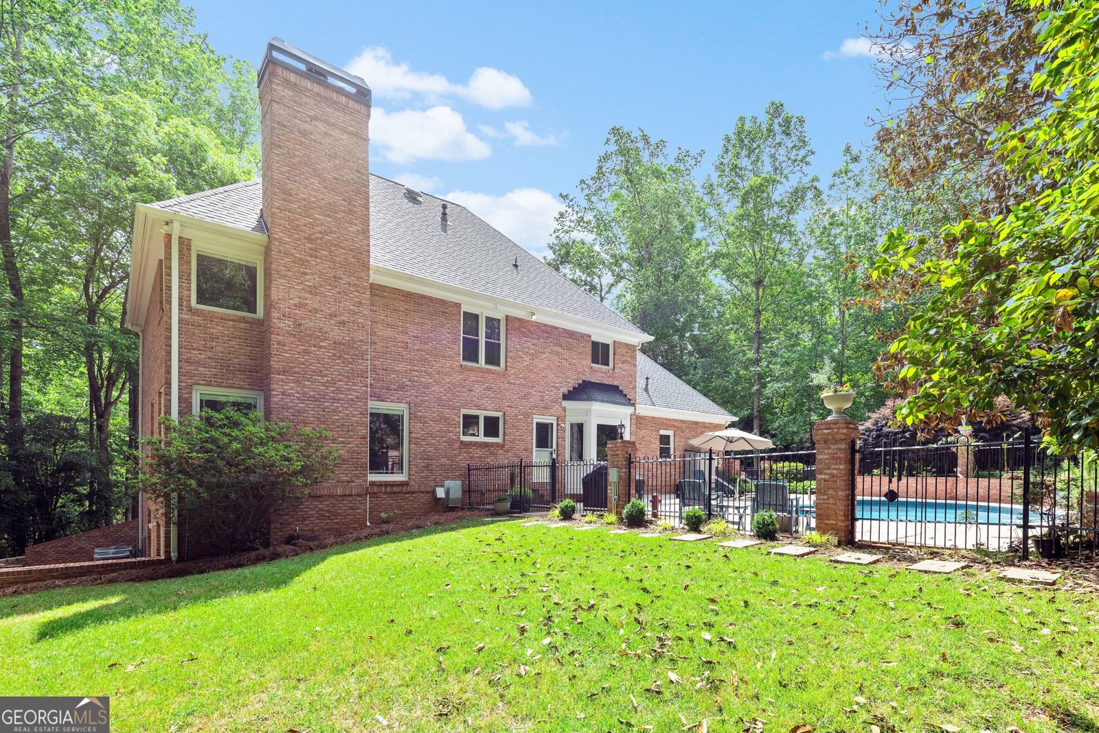255 Emerald Lake Drive Fayetteville - 44