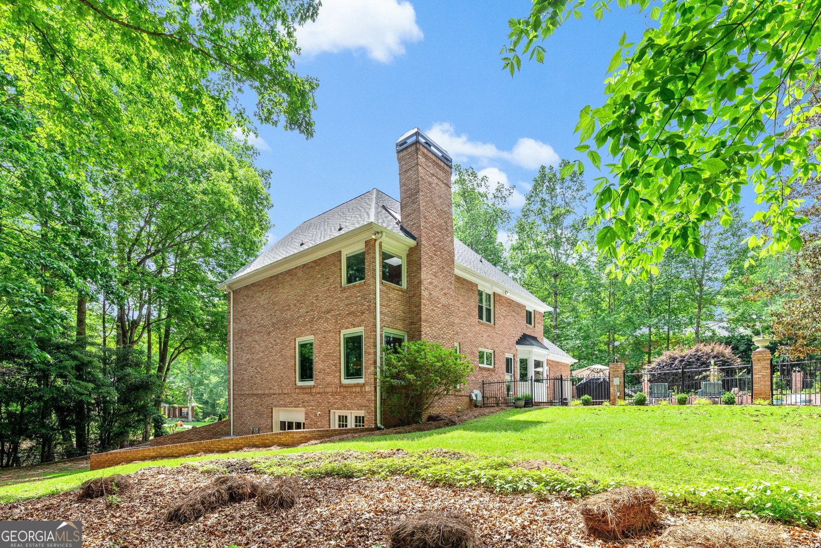 255 Emerald Lake Drive Fayetteville - 45