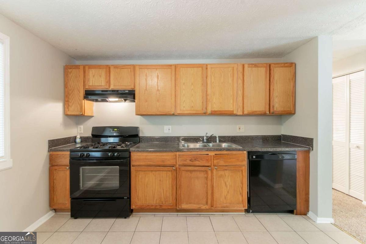 1051 Millard Way Stone Mountain - 2