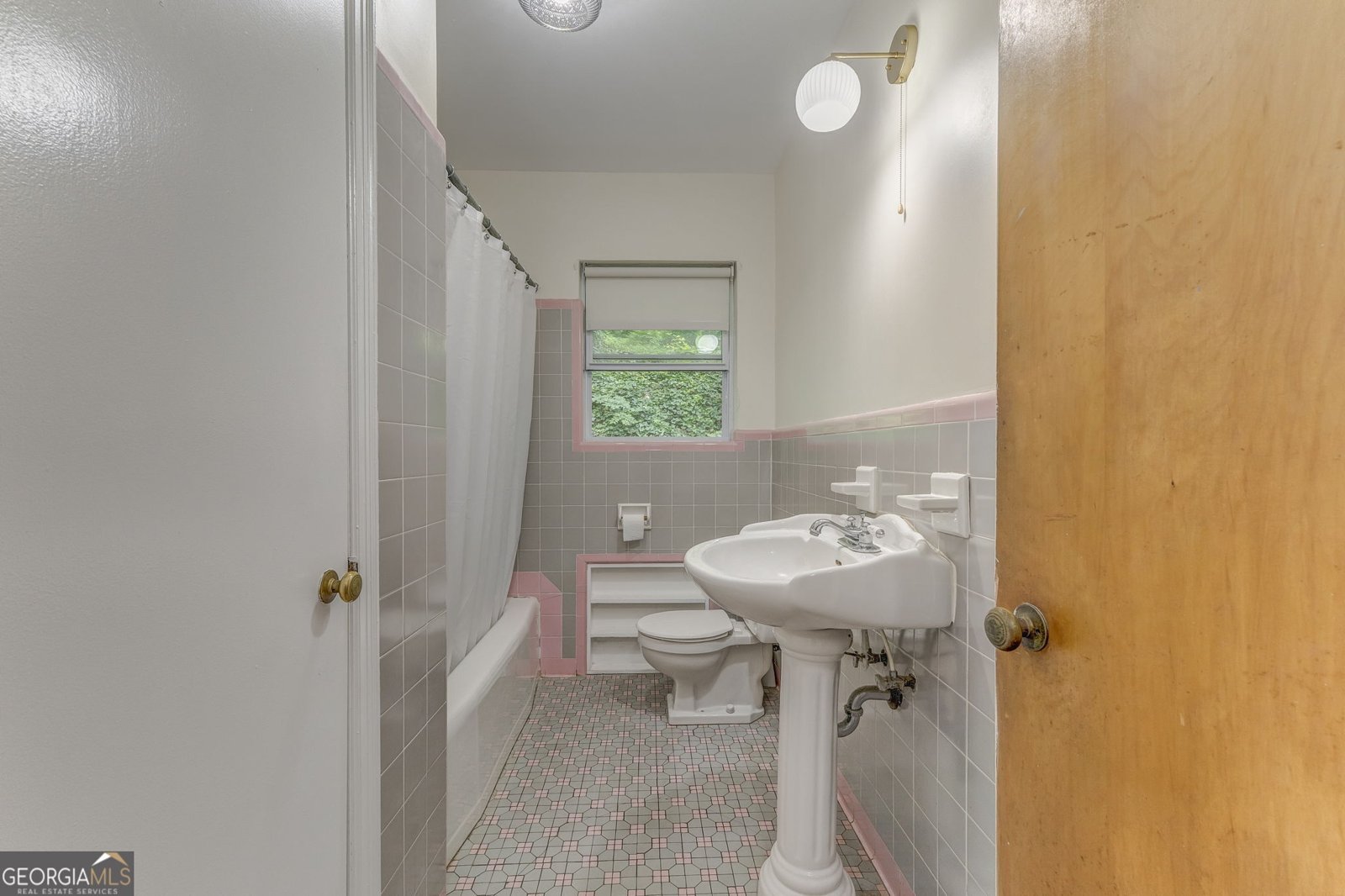 103 White Circle Rockmart - 36
