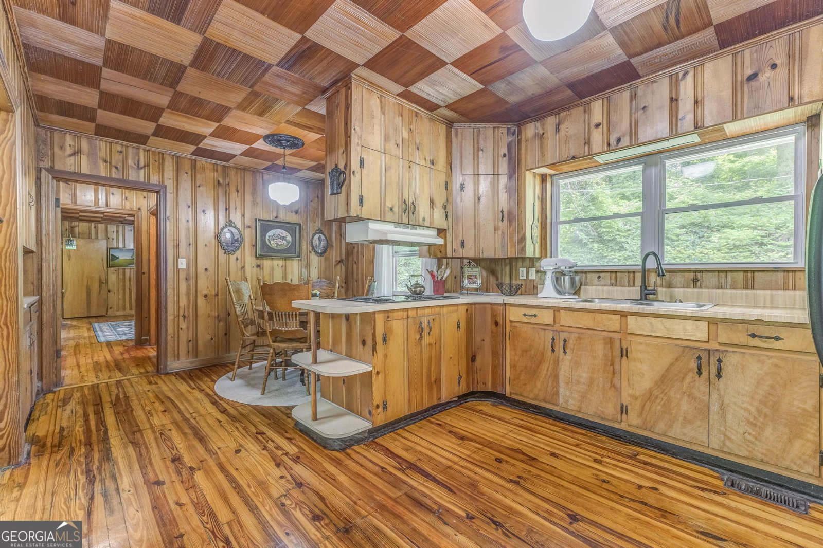 103 White Circle Rockmart - 50