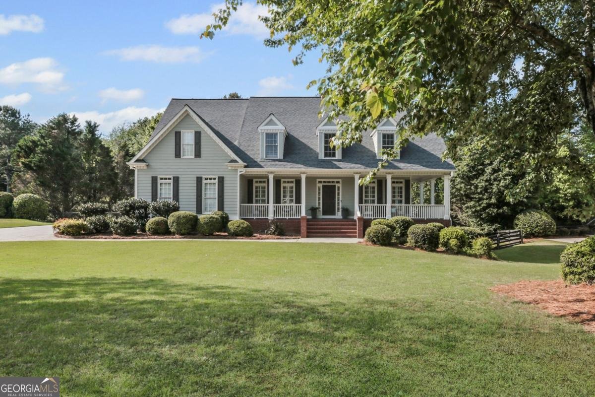 393 Taylor Glen Drive Milton - 1