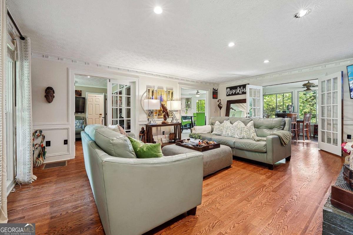 5027 Castlewood Drive Lilburn - 12