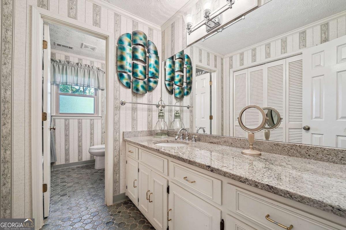 5027 Castlewood Drive Lilburn - 17