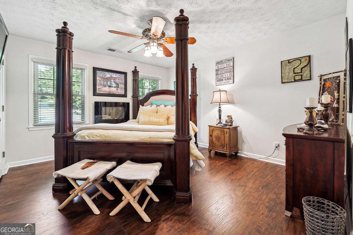 5027 Castlewood Drive Lilburn - 18