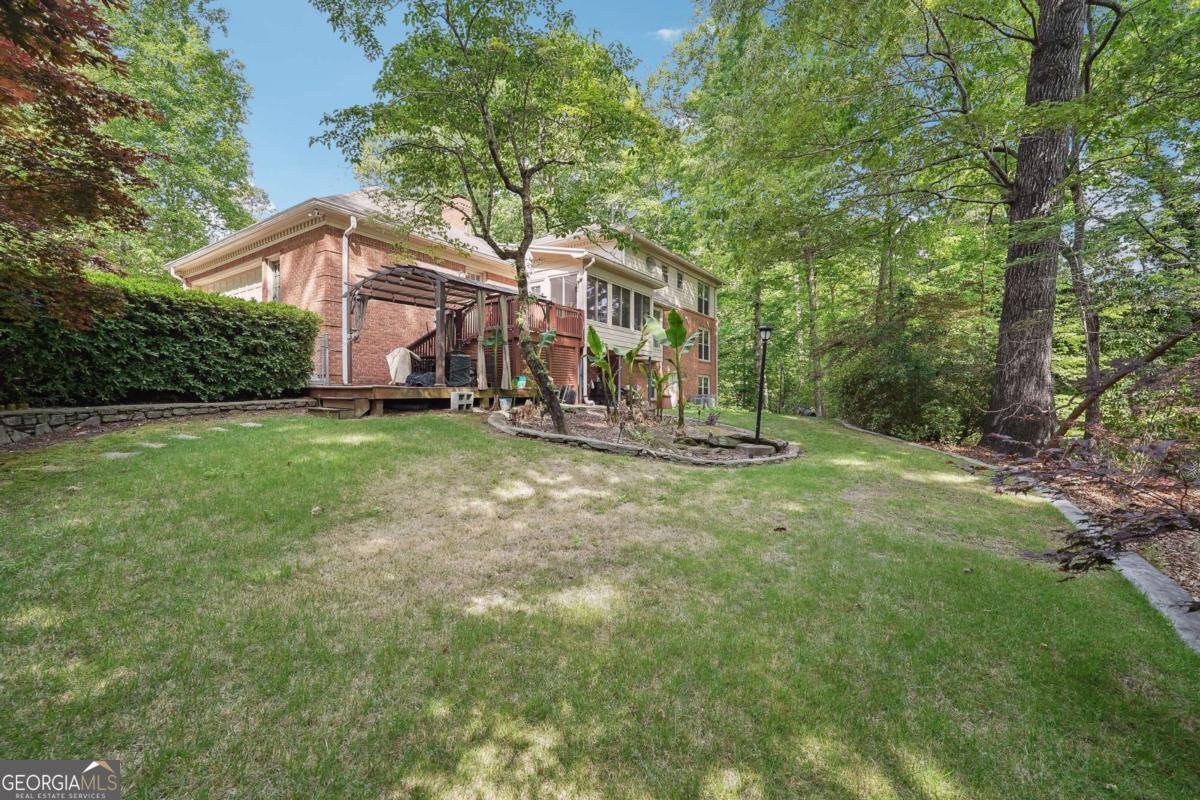 5027 Castlewood Drive Lilburn - 29