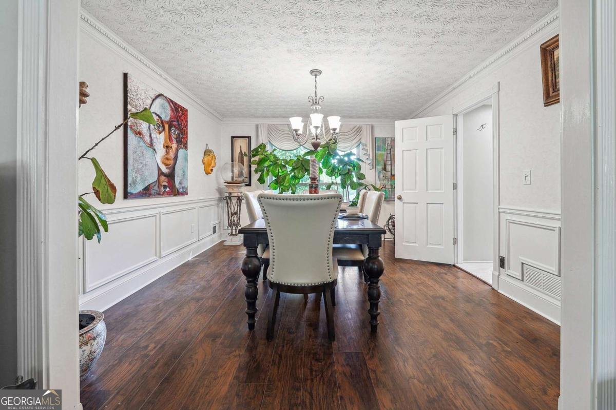 5027 Castlewood Drive Lilburn - 7