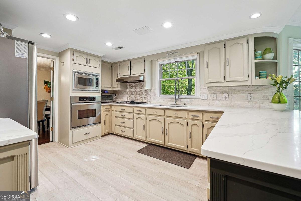 5027 Castlewood Drive Lilburn - 9