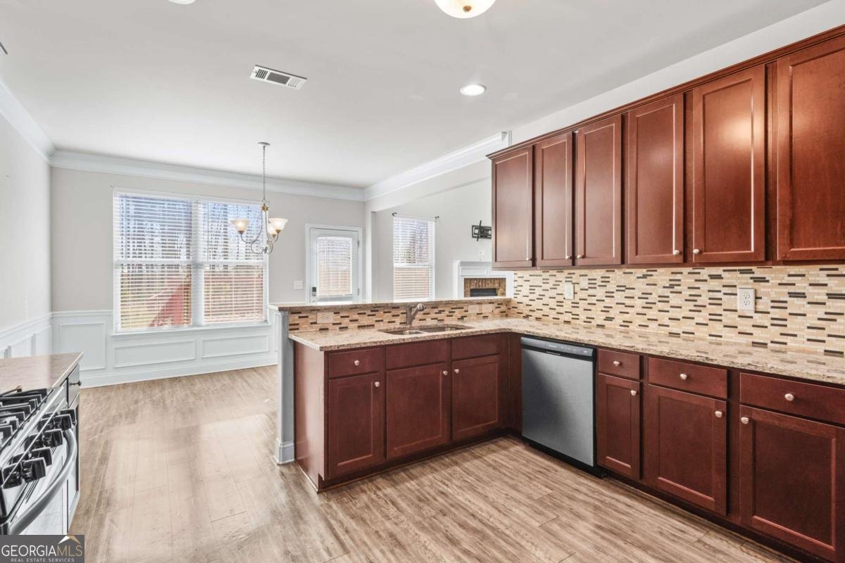 12348 Hillcrest Drive Hampton - 12