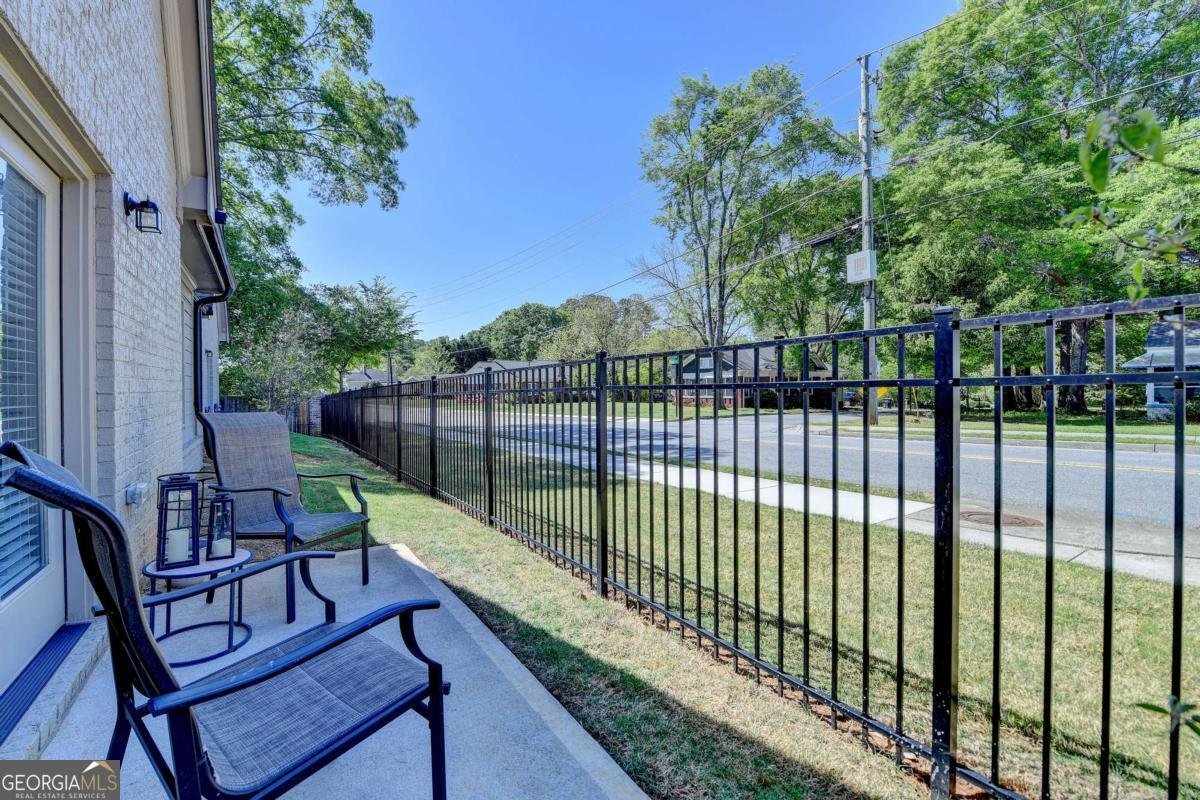 5299 Noble Village Way Lilburn - 37