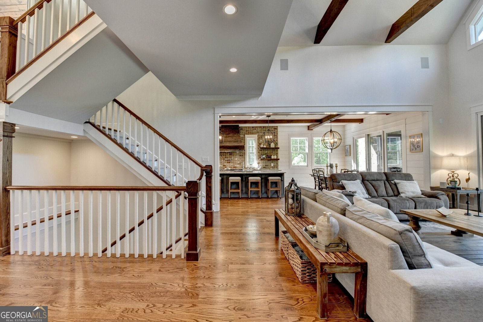 676 North Shore Drive Cleveland - 13