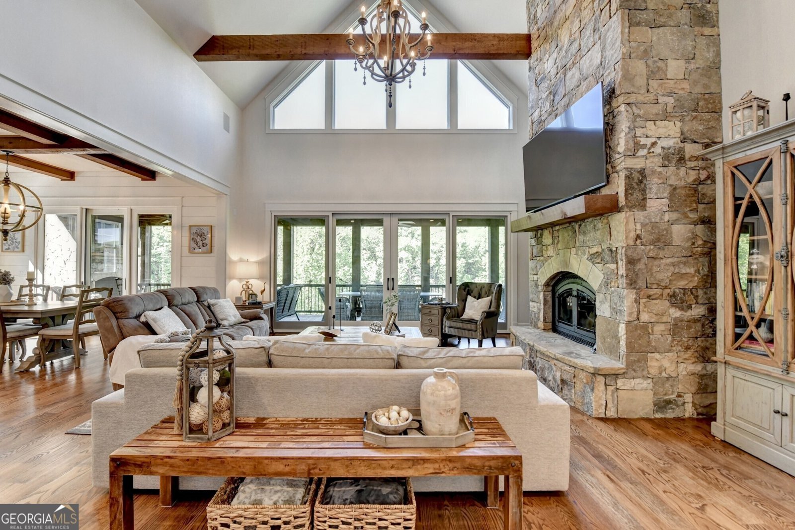 676 North Shore Drive Cleveland - 15