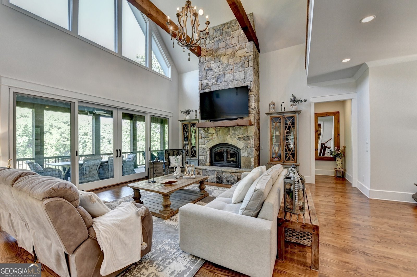 676 North Shore Drive Cleveland - 16