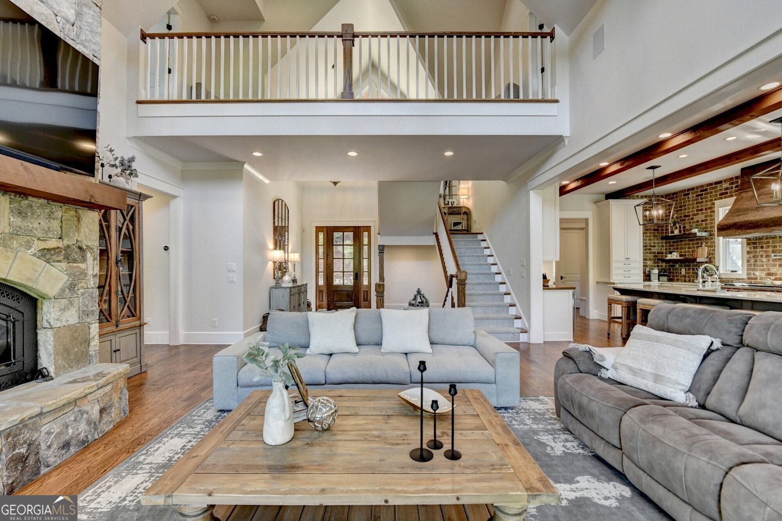 676 North Shore Drive Cleveland - 18