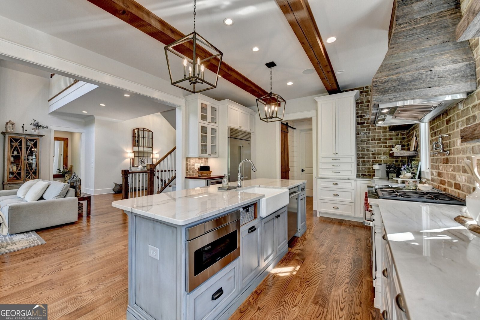 676 North Shore Drive Cleveland - 22