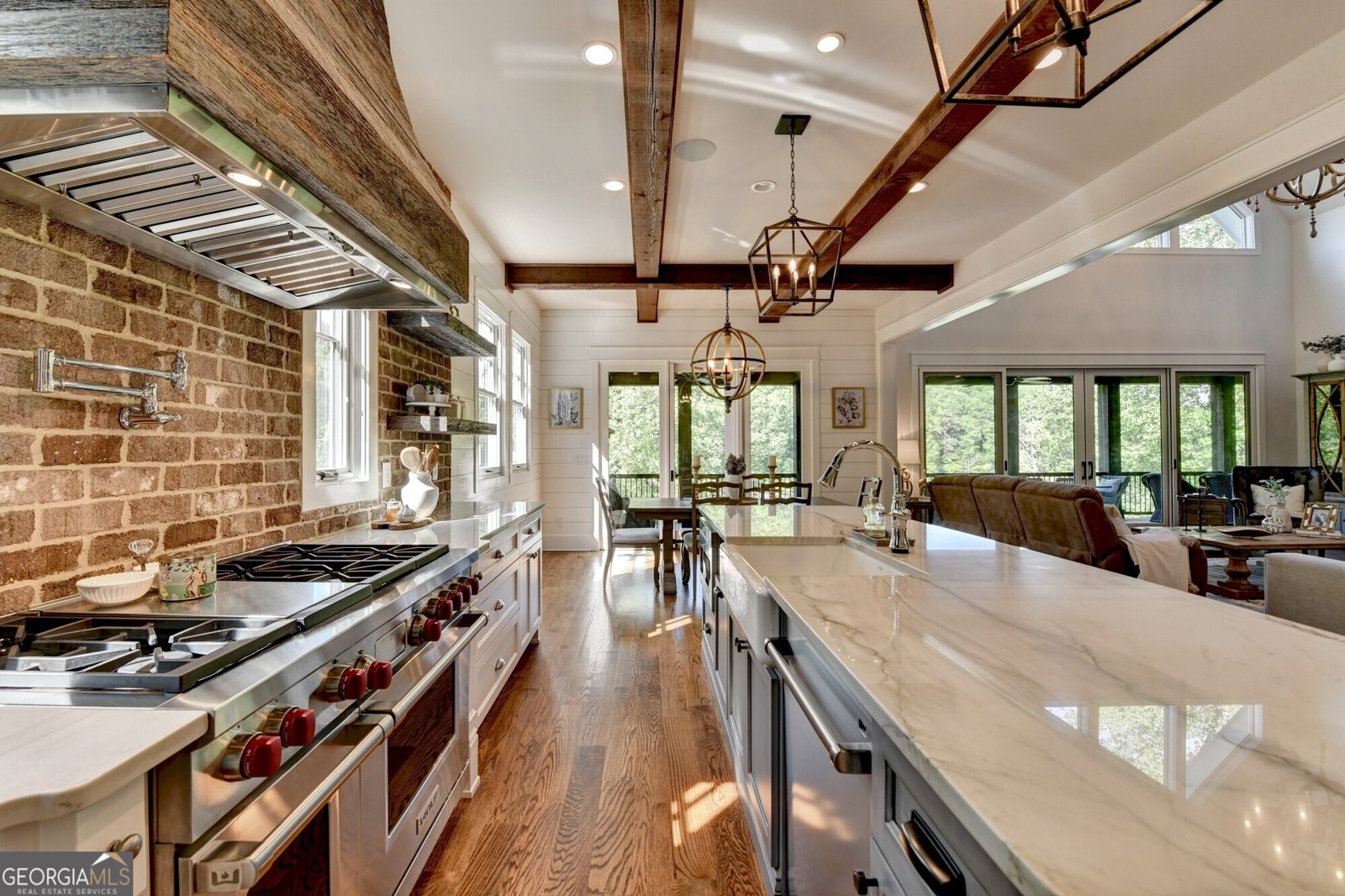 676 North Shore Drive Cleveland - 25