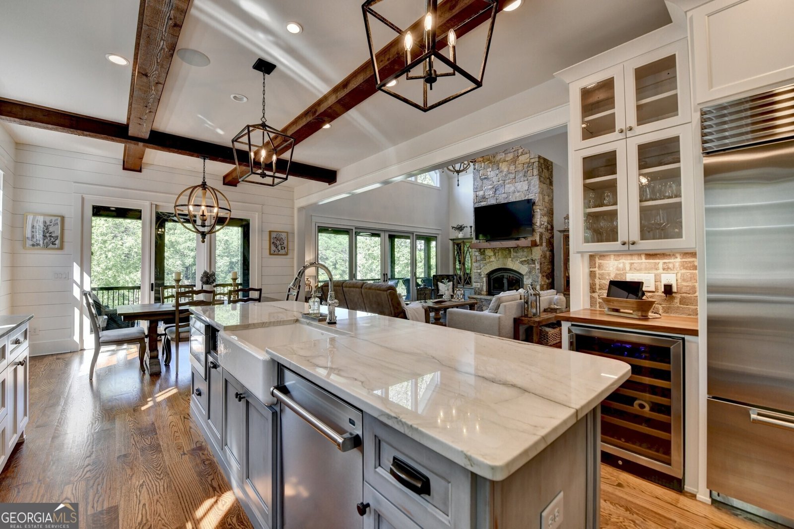 676 North Shore Drive Cleveland - 26
