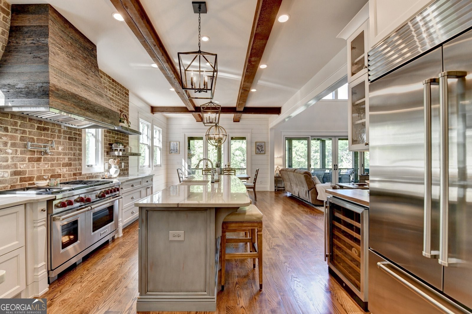 676 North Shore Drive Cleveland - 28