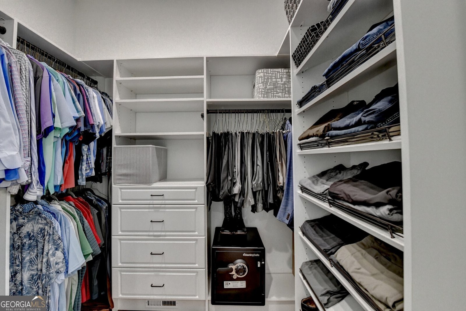 676 North Shore Drive Cleveland - 48
