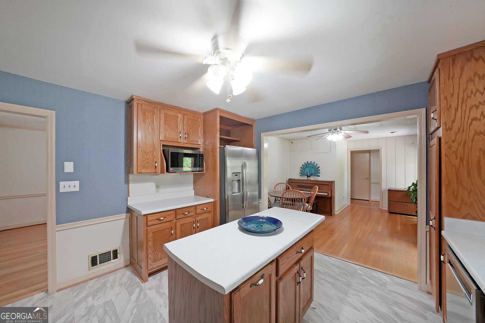 6835 Castleton Drive Sandy Springs - 10