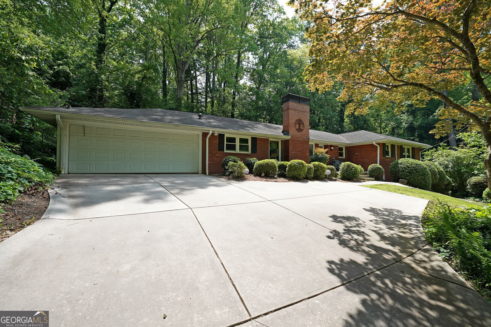6835 Castleton Drive Sandy Springs - 2