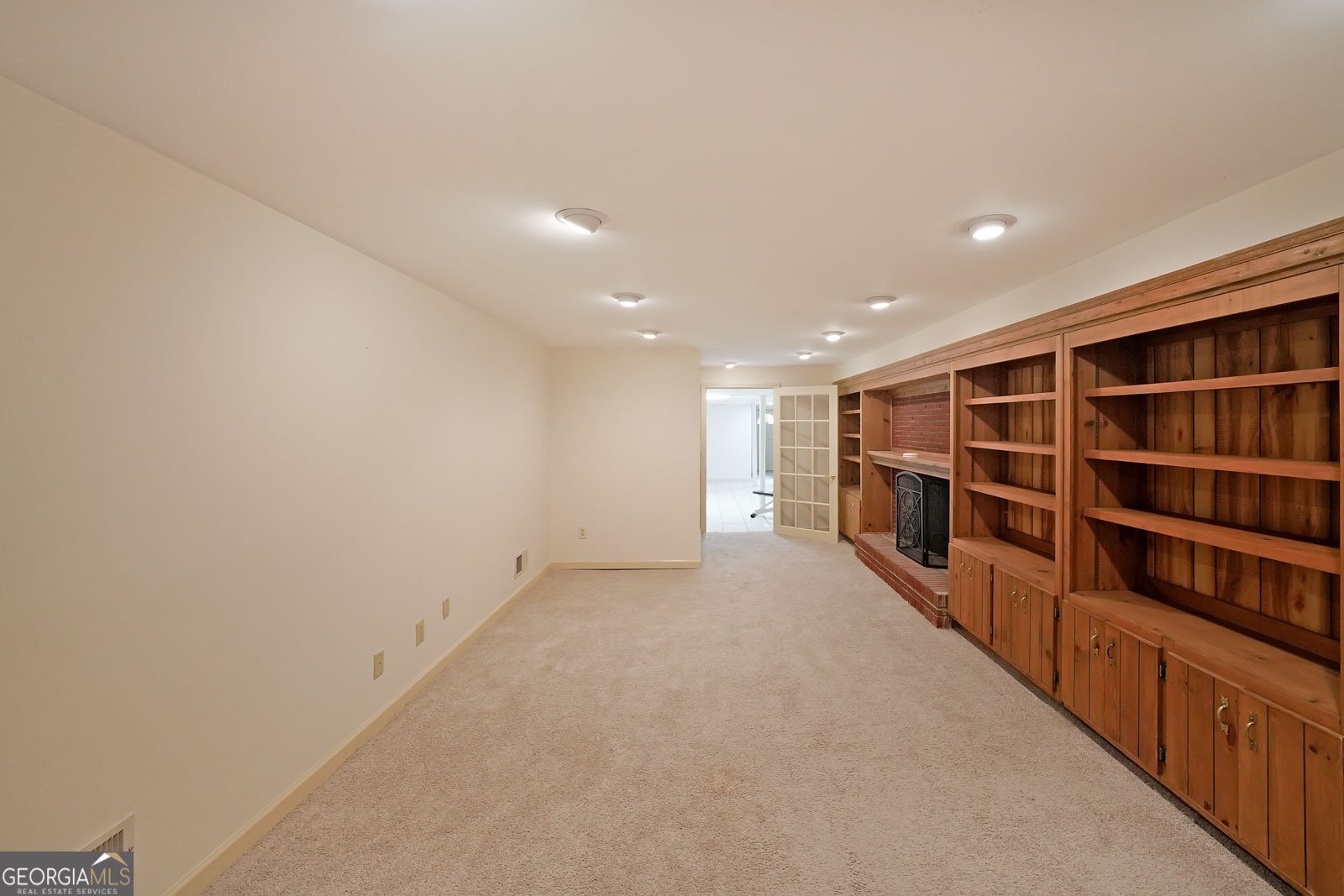 6835 Castleton Drive Sandy Springs - 23