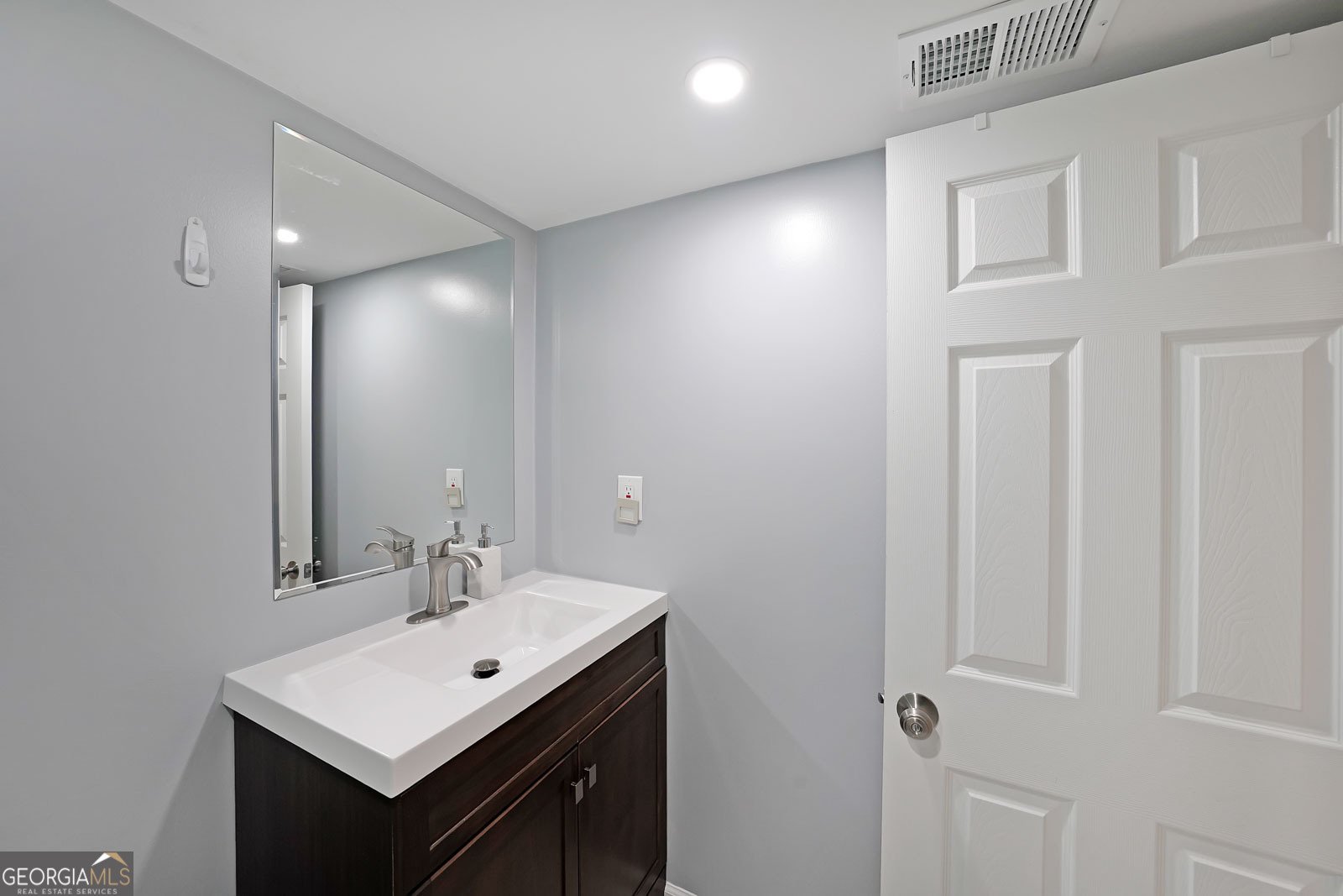6835 Castleton Drive Sandy Springs - 25