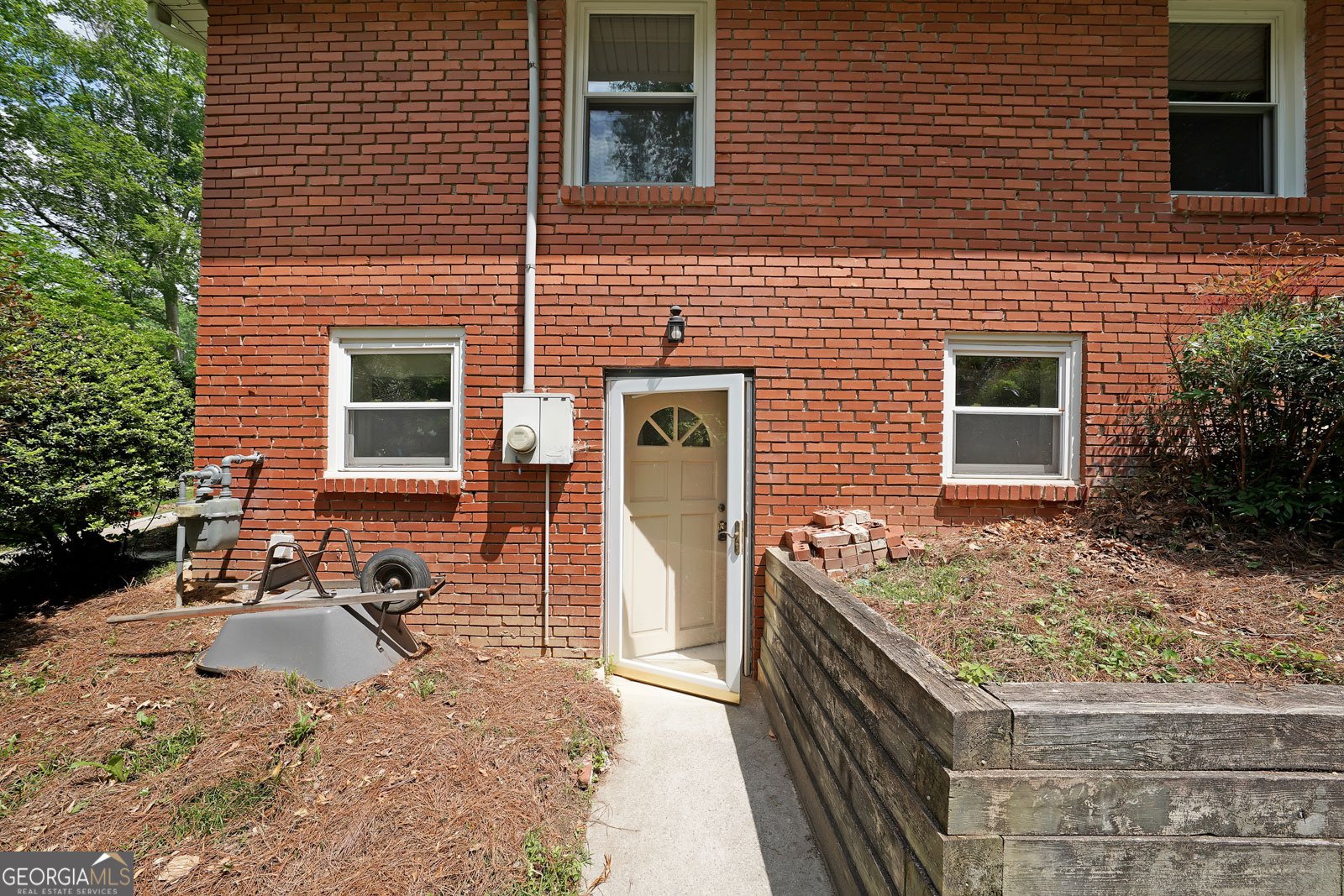 6835 Castleton Drive Sandy Springs - 28