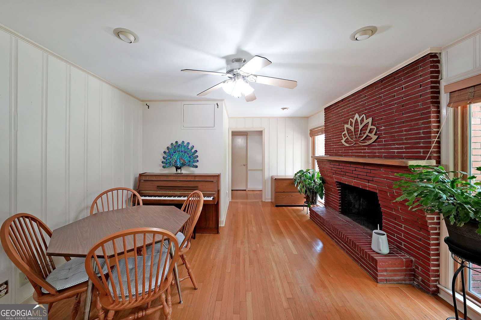 6835 Castleton Drive Sandy Springs - 5