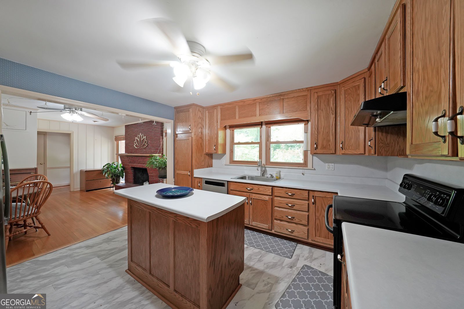 6835 Castleton Drive Sandy Springs - 9