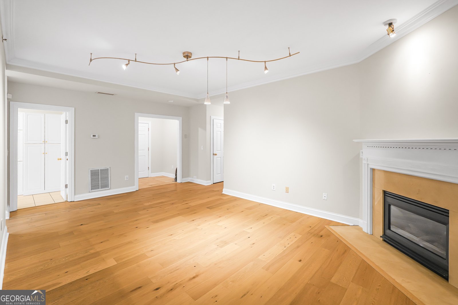 211 Colonial Homes Drive Atlanta - 6