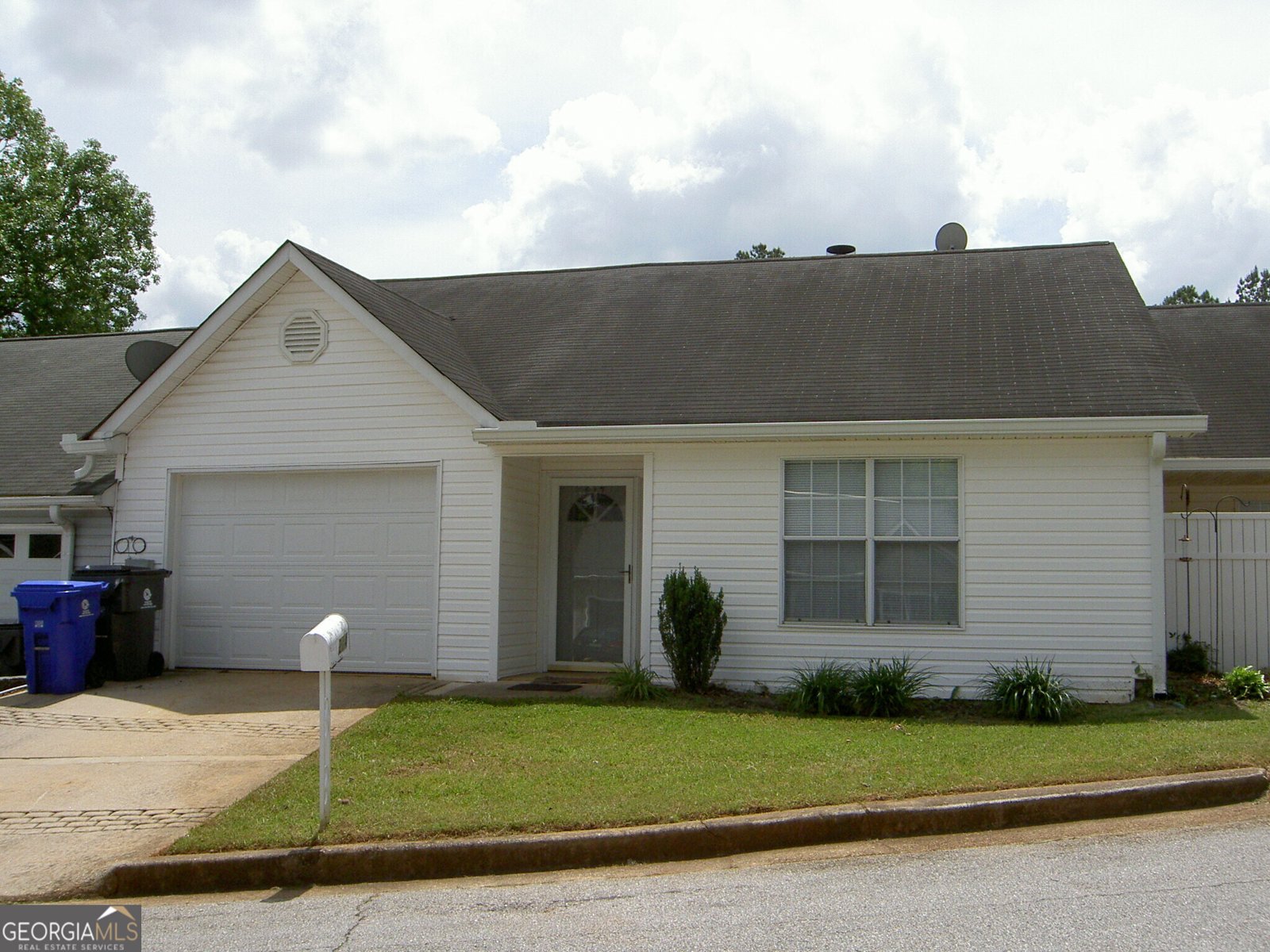 214 Oak Circle Stockbridge - 2