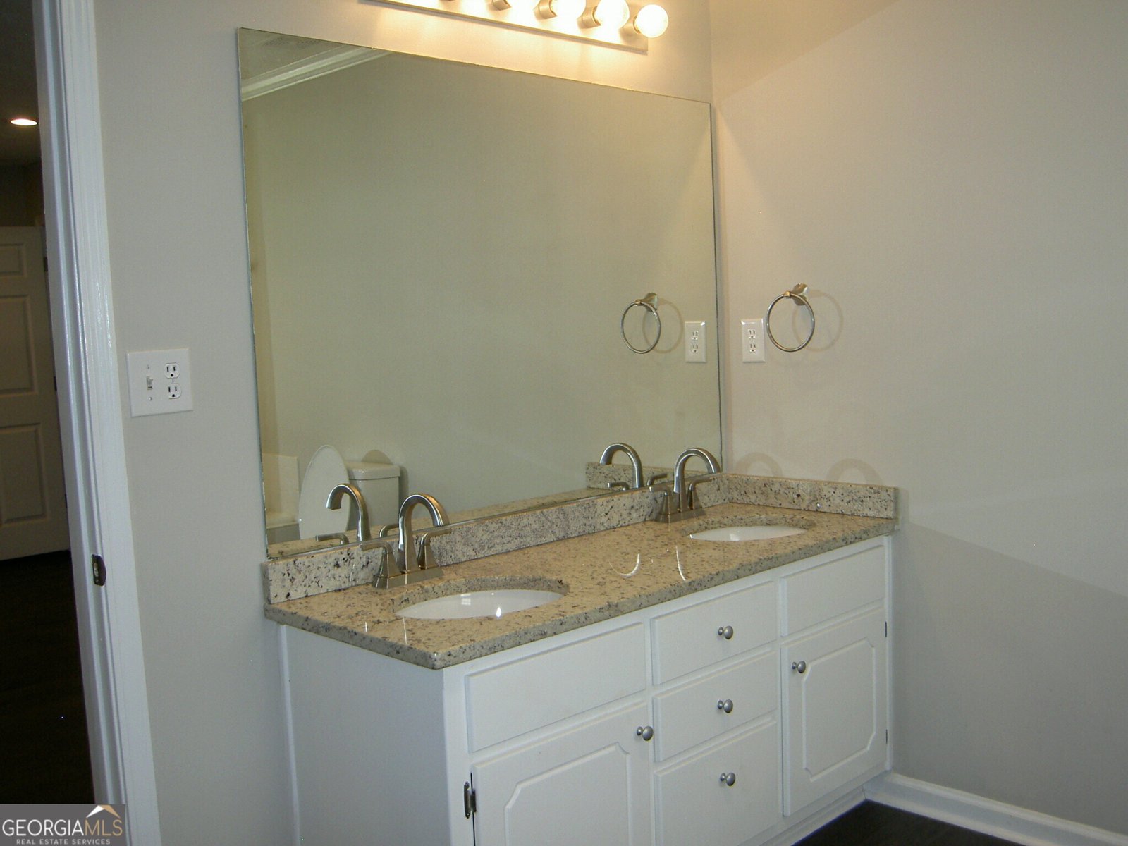 214 Oak Circle Stockbridge - 22