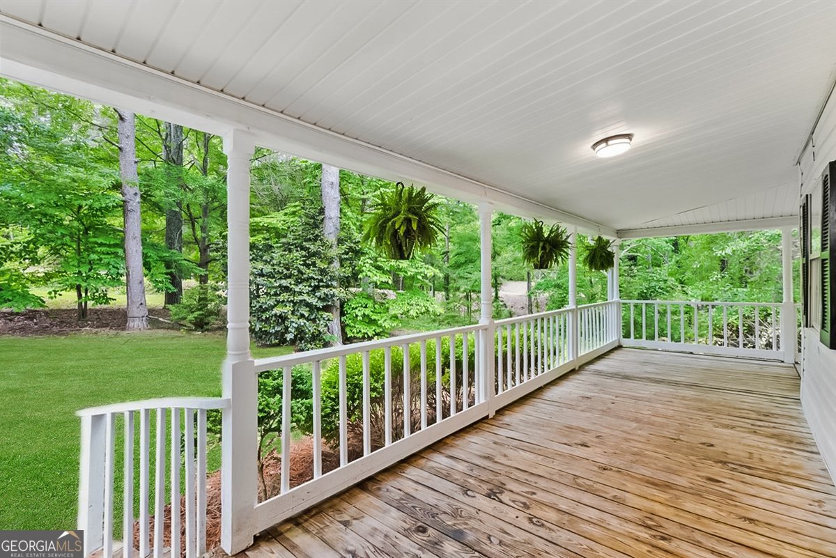 673 Burkhalter Road Silver Creek - 2