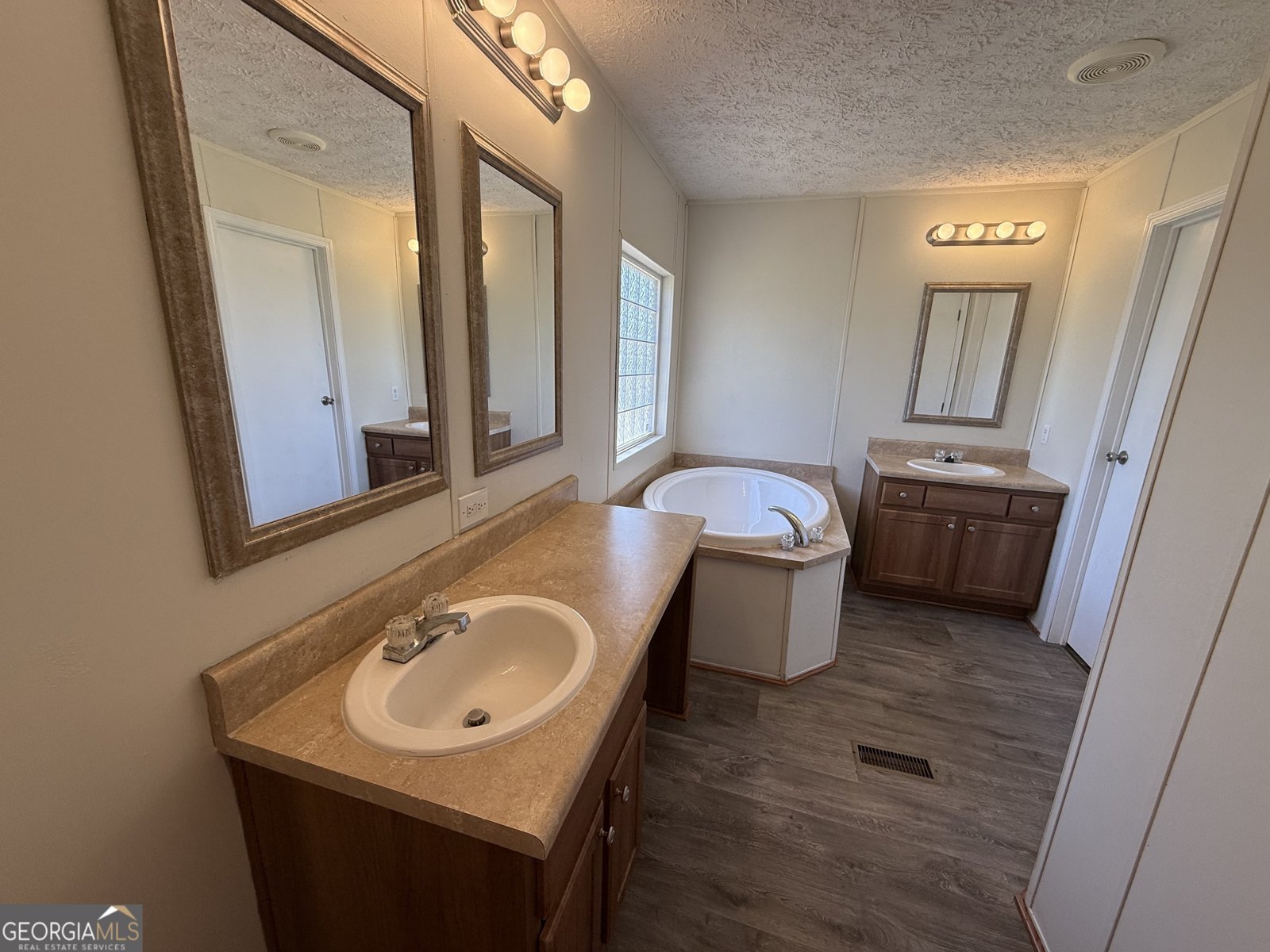 2214 Sheffield Road Rentz - 32