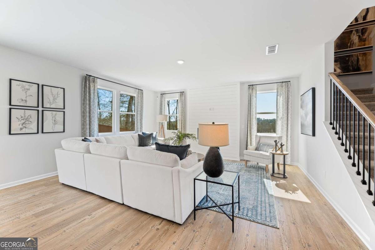5595 Rosehall Place Atlanta - 5