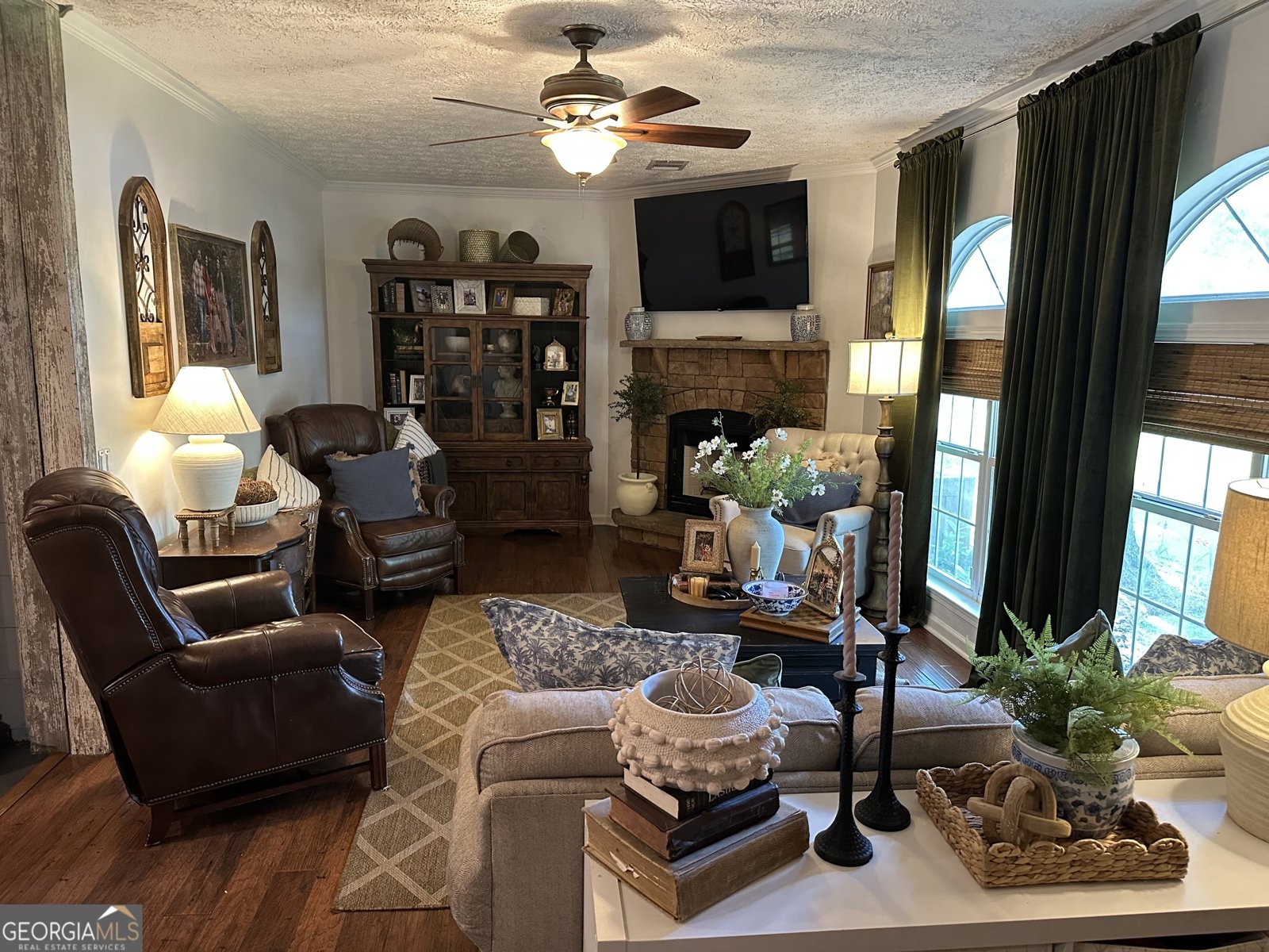 1061 South Lake Drive East Dublin - 43