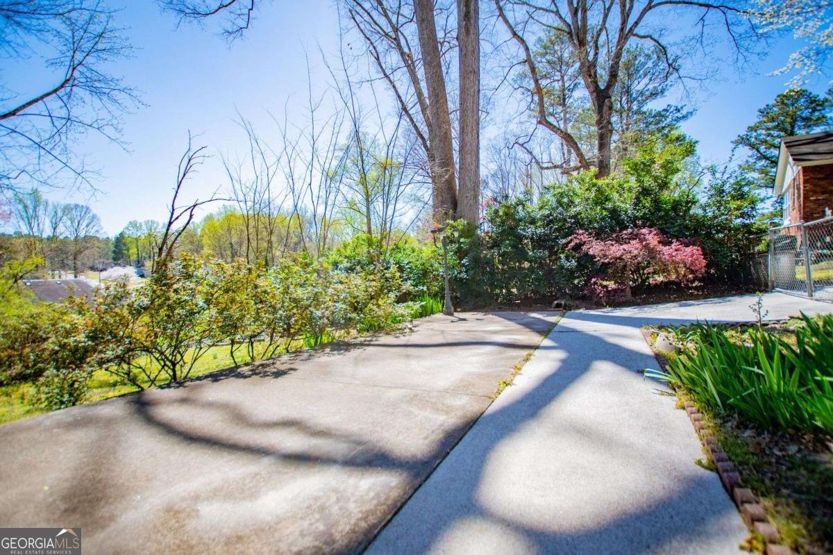 1181 Angelia Drive Mableton - 16