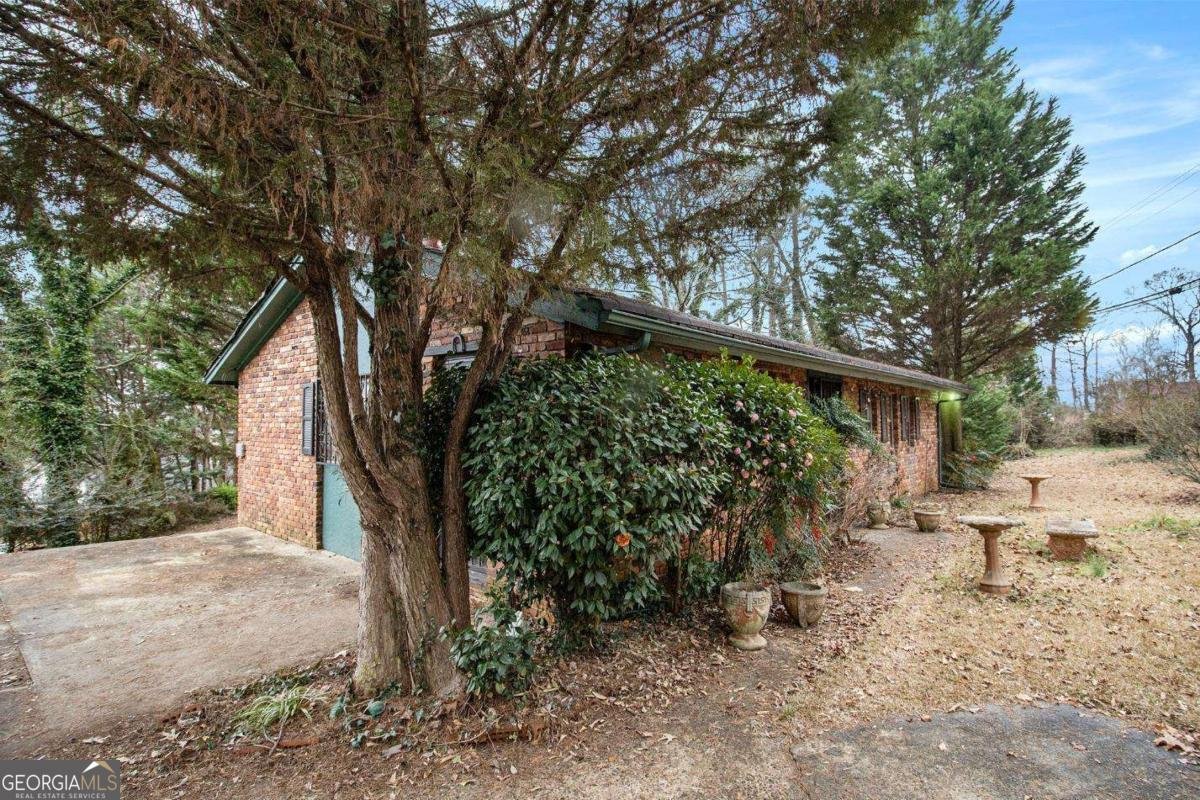 1491 Boulderwoods Drive Atlanta - 25