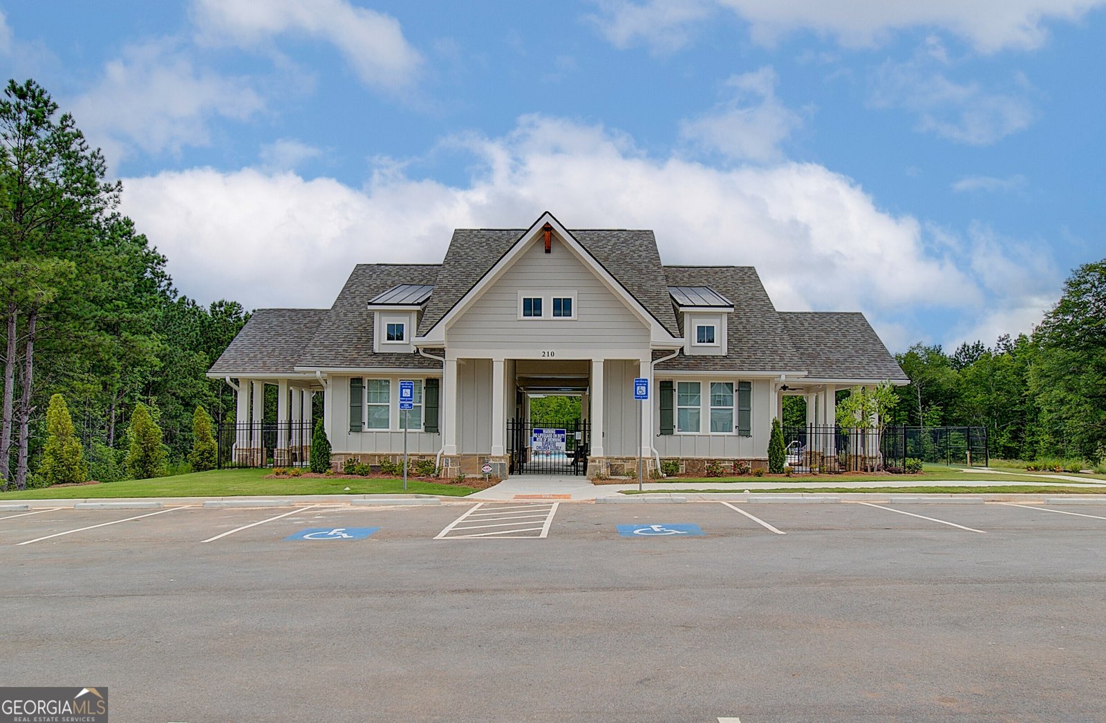 211 Linford Drive Locust Grove - 46